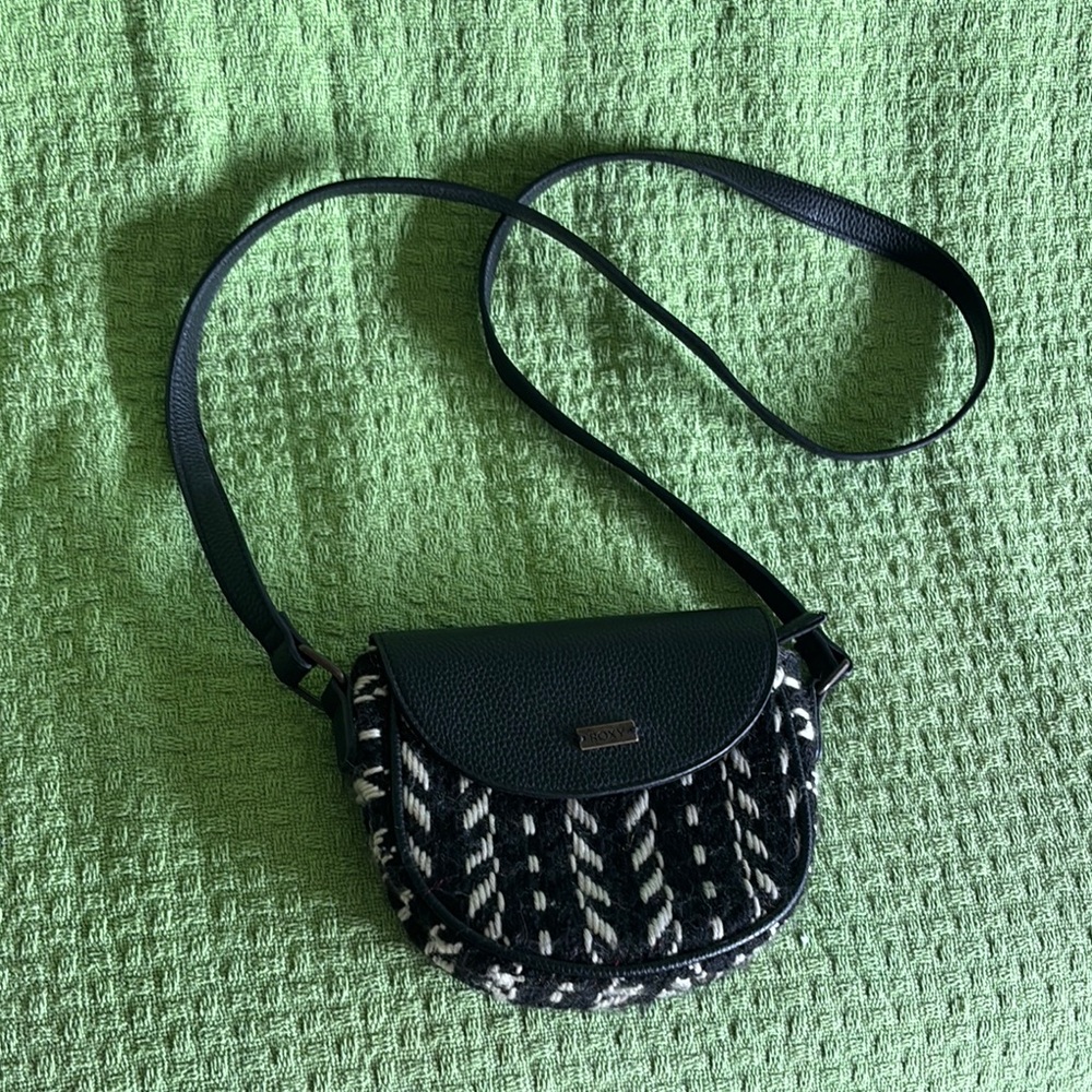 Roxy Black and White Patterned Crossbody Bag